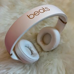 Beats Studio 3 in Desert Sand